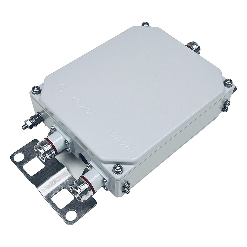 DIPLEXOR 617-220 MHz/ 2300-2700 MHz, 200 W, -161dBc Conector 4.3-10, IP67