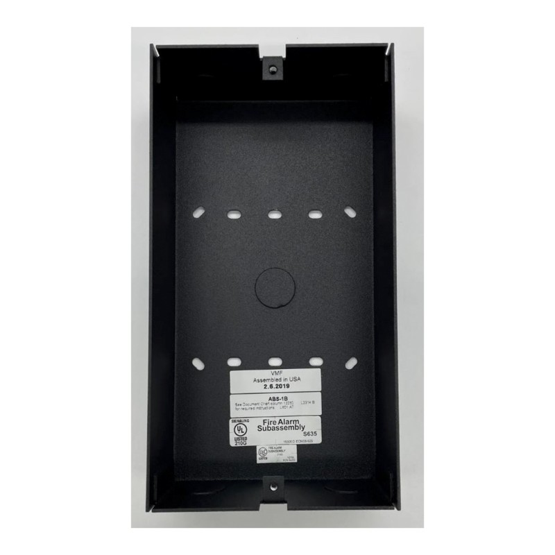 Caja de montaje en superficie para un módulo anunciador de la serie ACS, con entradas para conducto de 1/2 pulgada