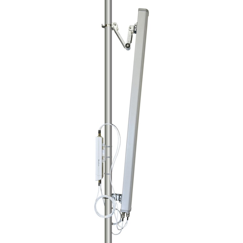 Antena Sectorial Dual-Band 14 dBi / Frecuencia 2400-2500 MHz y 5150-5850 MHz / Ganancia 14.5 dBi y 14.3 dBi / Polarizaci