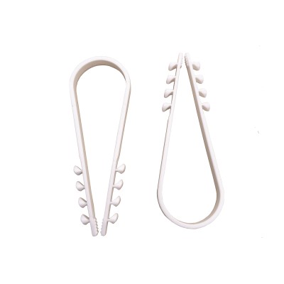 Bolsa con 100 clips sujetadores de plástico para cables de 19 a 25 mm.